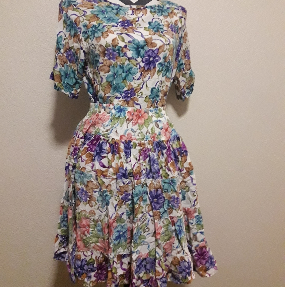 Bila Small Vintage 2-pc Skirt set Floral Women